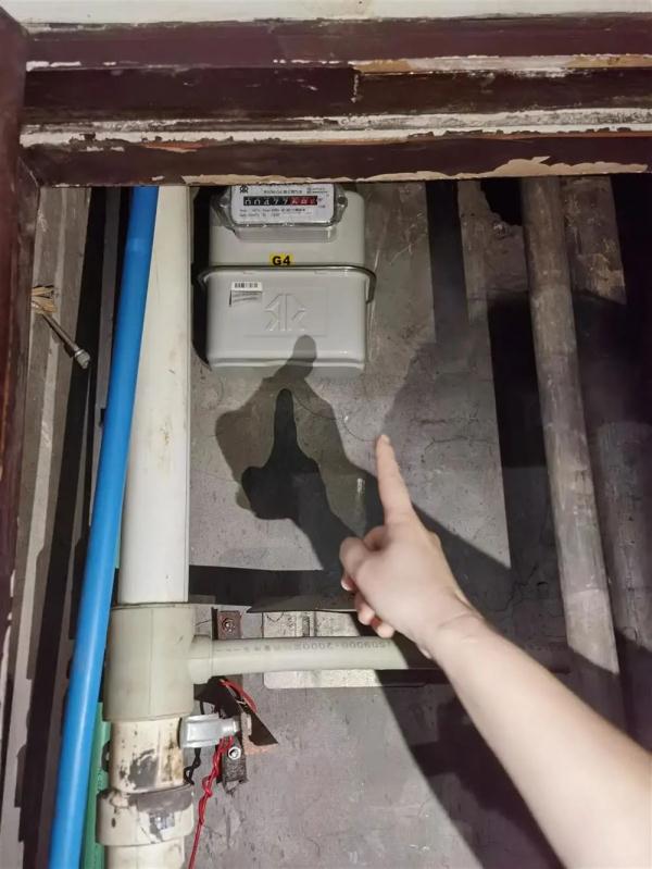 上海一大楼内27户燃气泄漏！发现近半年还不修，居民无奈冒险拧开阀门…