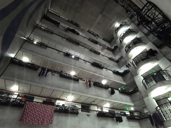 上海一大楼内27户燃气泄漏！发现近半年还不修，居民无奈冒险拧开阀门…