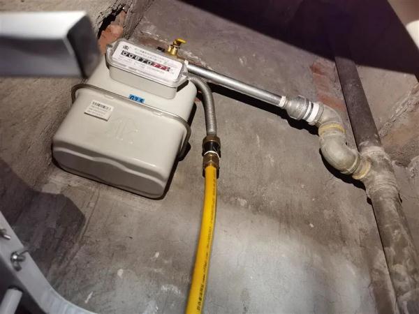 上海一大楼内27户燃气泄漏！发现近半年还不修，居民无奈冒险拧开阀门…